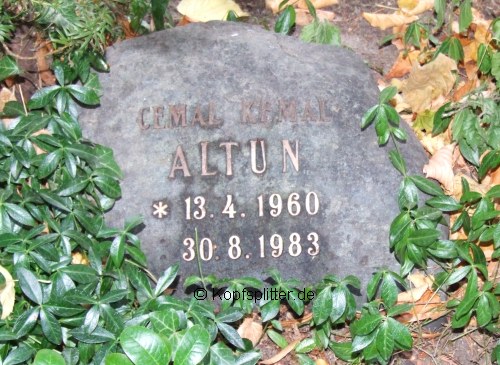 Grabstelle von Cemal Kemal Altun im Oktober 2006